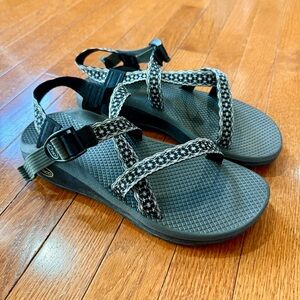 Chaco Z/Cloud Z/1 Sandals Womens 10 Black White Outdoors Gorpcore J105540 Chacos